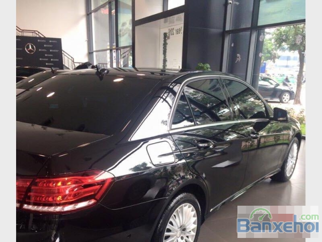 Cần bán Mercedes đời 2015, màu đen