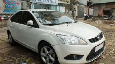 Cần bán xe Ford Focus đời 2012, màu trắng - 530 triệu