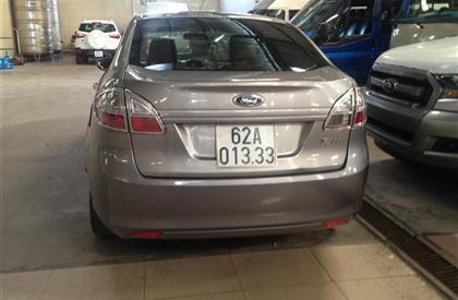 Cần bán xe Ford Fiesta đời 2011, màu nâu, đẹp như mới, giá tốt - 415 triệu