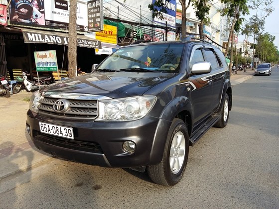 Xe Toyota Fortuner sản xuất 2009, nhập khẩu chính hãng, chính chủ, giá chỉ 720 triệu