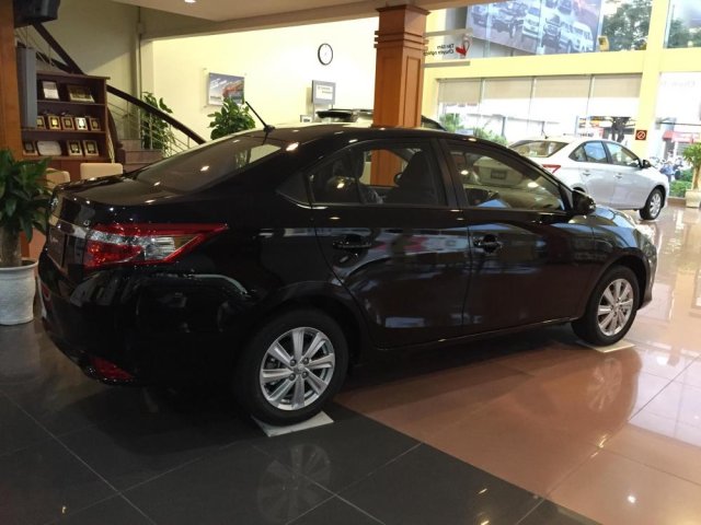 Cần bán xe Toyota Vios 2015, màu xám