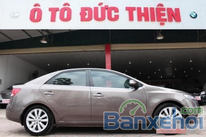 Bán xe Kia Cerato 1.6AT đời 2010, số tự động