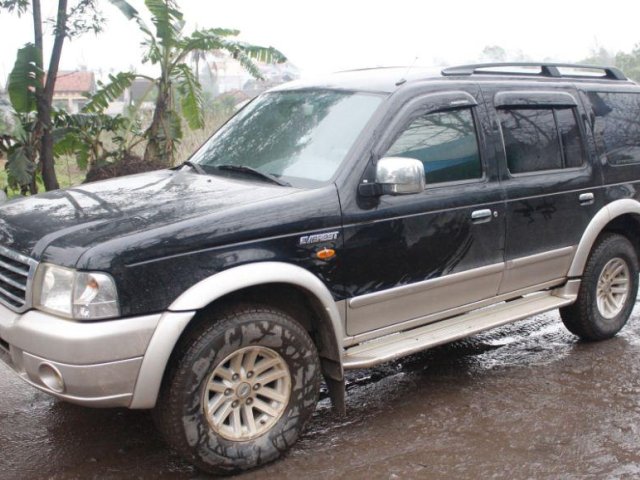 Cần bán Ford Everest đời 2005, màu đen, 355tr