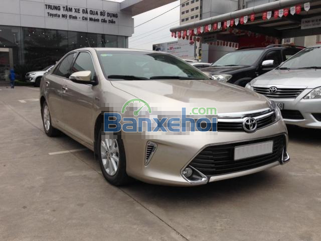 Cần bán lại xe Toyota Camry 2015, màu bạc, xe nhập, số tự động