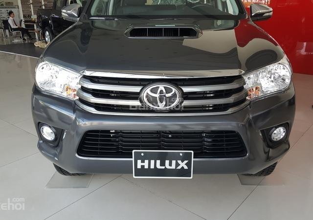 Bán Toyota Hilux đời 2016, màu xám, xe nhập