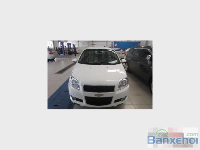 Bán ô tô mới 100% Chevrolet Aveo đời 2016, màu trắng, giá cạnh tranh