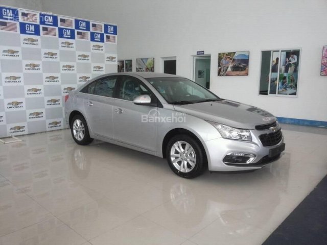 Chevrolet Cruze LT 1.6MT khuyến mãi 40tr