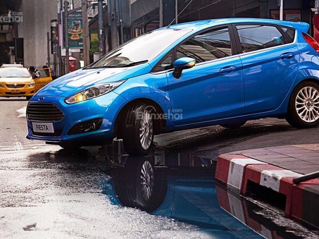 Ford fiesta Nha Trang, khuyến mãi giá, phụ kiện, thuế, báo giá tốt nhất Ford fiesta, xe Ford fiesta giao tận nơi, 