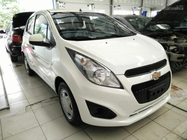 Bán Chevrolet Spark LS đời 2017, màu trắng