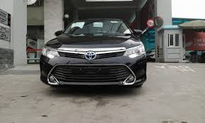 Bán ô tô Toyota Camry E đời 2017, màu đen