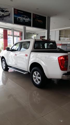 Bán Nissan Navara năm 2018 màu trắng, 725 triệu, nhập khẩu nguyên chiếc