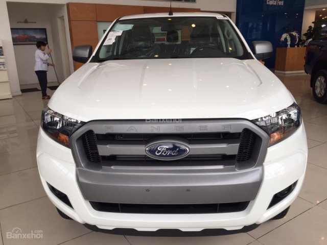 Bán Ford Ranger XLS 2.2L MT đời 2017, đủ màu, nhập khẩu nguyên chiếc, trả góp tại Lạng Sơn