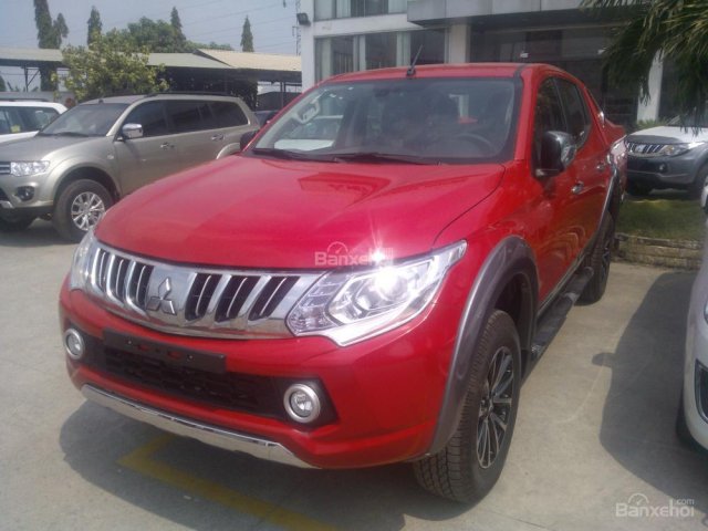 Cần mua xe bán tải Triton số tự động 2 cầu 2016 giá rẻ/ mua xe bán tải Mitsubishi Triton 4x4 số tự động 2016 giao ngay