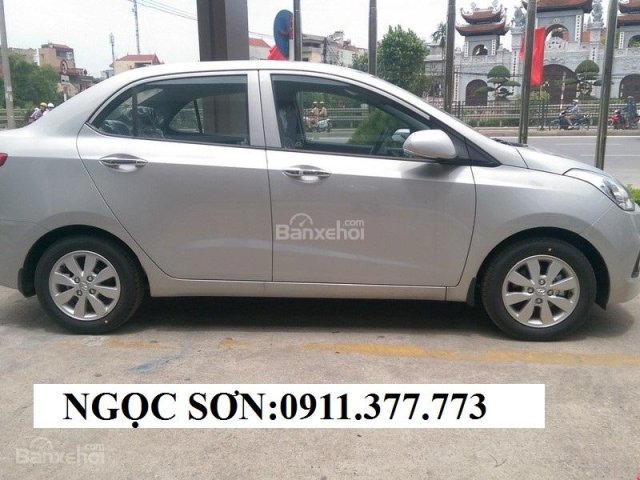 Cần bán xe Hyundai Grand i10 , màu bạc, LH Ngọc Sơn: 0911.377.773