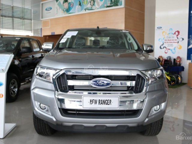 Bán ô tô Ford Ranger XLT đời 2018, màu bạc, nhập khẩu, giá tốt. Giao xe ngay