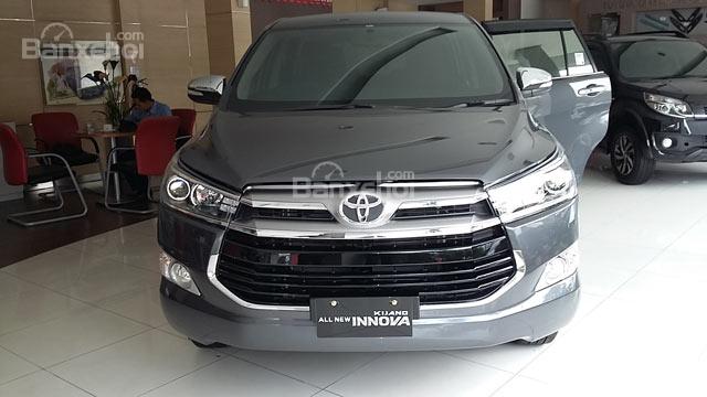 Toyota Innova 2016 mẫu mới, trả trước 270tr, lãi suất 0.5%/tháng, giao xe sớm nhất miền Nam