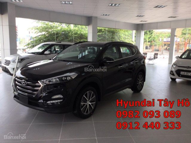 Hyundai Tây Hồ bán xe Hyundai Tucson 2.0 AT nhập năm 2016, màu đen, giá 975tr, khuyến mại lớn gọi: 0982093089