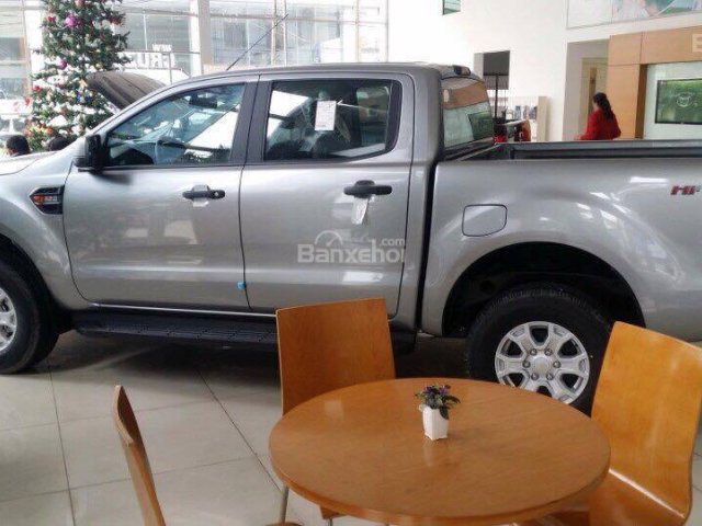 Bán Ford Ranger mới 100%, màu xám (ghi), giá tốt, tặng thêm phụ kiện, L/H: 033.613.5555 - 0942552831