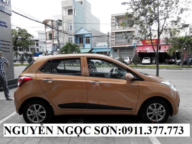 Cần bán Hyundai Grand i10 mới, màu cam trả góp 90% xe, Lh Ngọc Sơn: 0911.377.773