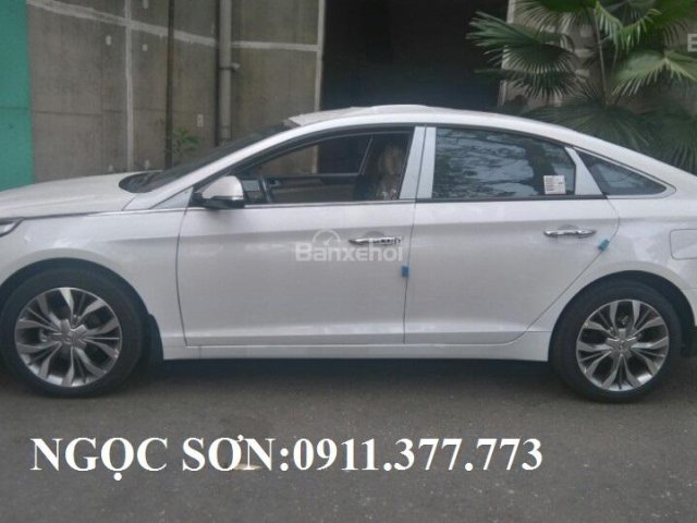 Cần bán Hyundai Sonata màu trắng mới đời 2017, liên hệ Ngọc Sơn: 0911.377.773