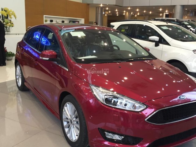 Cần bán Ford Focus Trend 1.5L AT 2018 đủ các màu, giá rẻ, hotline 033.613.5555