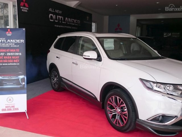 Bán xe Outlander All New 5 chỗ nhập khẩu, giá xe Outlander 5 chỗ 2016 nhập khẩu