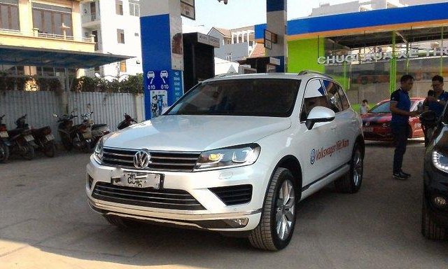 Volkswagen Việt Nam bán Volkswagen Touareg đời 2016, màu trắng, xe nhập