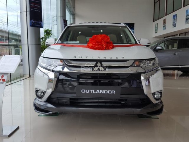 Bán Mitsubishi Outlander 2018, khuyến mại hấp dẫn, đủ màu, giao xe nhanh gọn