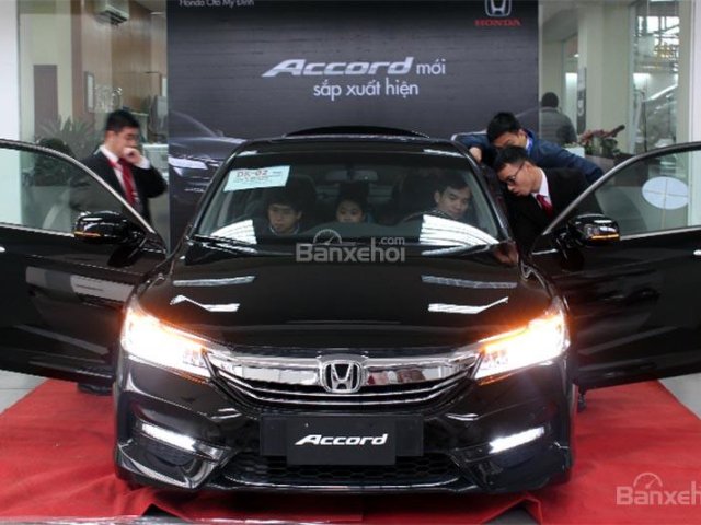 Cần bán Honda Accord đời, màu đen, nhập khẩu