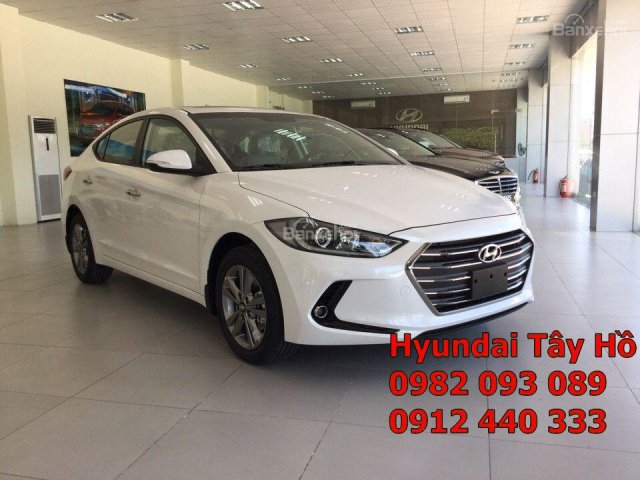 Hyundai Tây Hồ bán xe Hyundai Elantra 2017, 1.6 MT, giá 585tr, gọi 0982093089