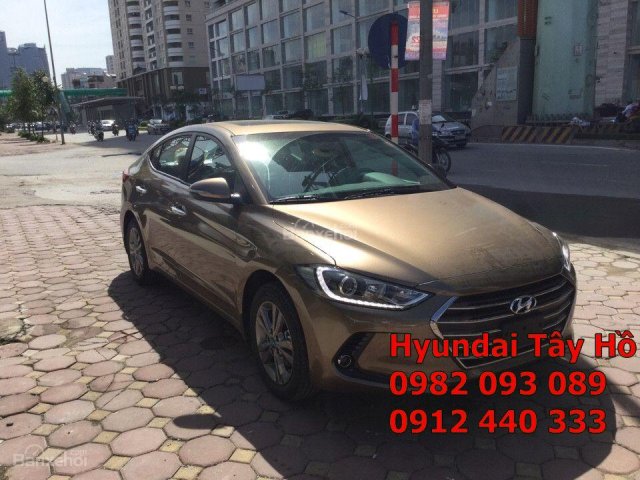 Hyundai Tây Hồ bán xe Hyundai Elantra 2017 giá tốt, KM lớn, gọi 0982093089