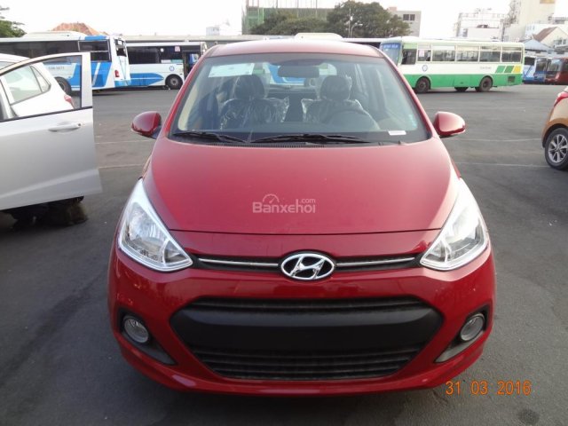 Bán Hyundai Grand I10 1.2 AT 2016, màu đỏ, nhập khẩu, chính hãng, xe mới 100% giao ngay, thanh toán 6,99 triệu/tháng