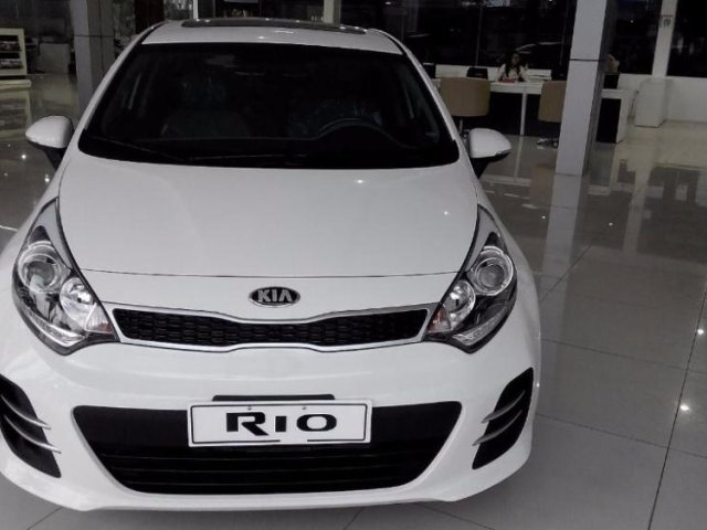 Bán xe Kia Rio đời 2016, màu trắng, xe mới