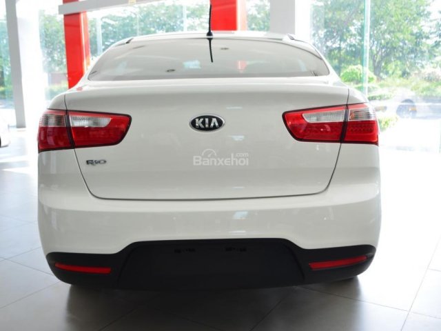 Cần bán Kia Rio MT, màu trắng, xe nhập khẩu tại Nha Trang