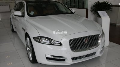 Cần bán giá xe Jaguar XJL 3.0 - 2017 màu trắng, đen, đỏ, xanh nhập khẩu giao xe tận nơi Việt Nam