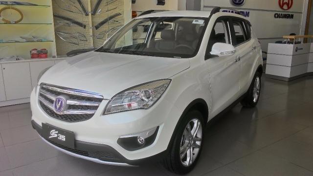 Bán xe Changan CS35 2015, màu trắng, nhập khẩu 