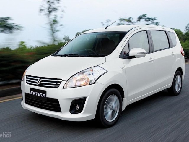 Bán xe Suzuki Ertiga 2017 nhập khẩu nguyên chiếc với nhiều khuyến mại hấp dẫn