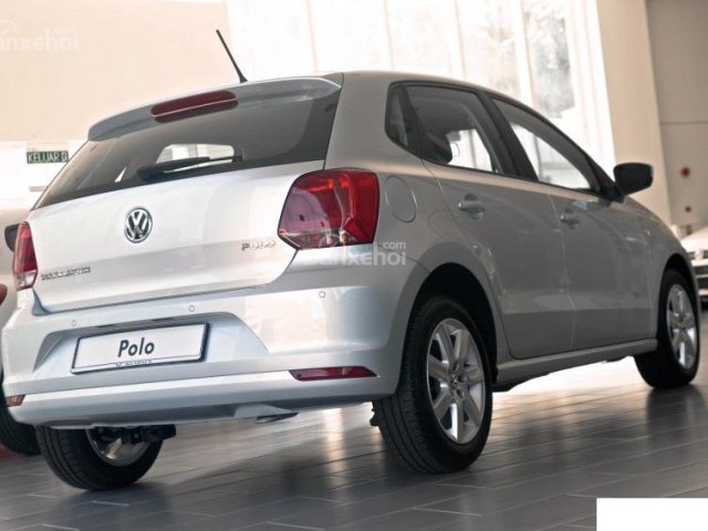 Cần bán ô tô nhập Volkswagen Polo Hacthback 1.6L, màu bạc - Tặng bảo hiểm 2 chiều. LH Hương 0902608293