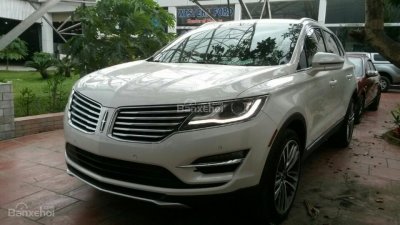 Bán Lincoln MKC 2.3L động cơ Ecoboost tiết kiệm đời 2015, màu trắng, nhập khẩu