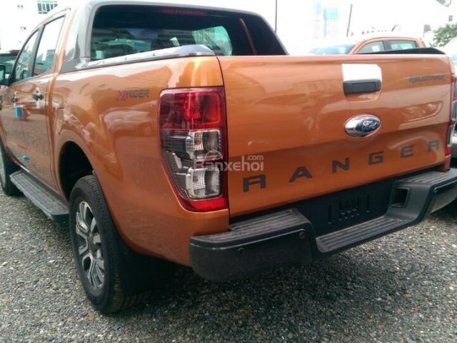 Giao ngay Ford Ranger 3.2 Wiltrak đời 2017, tặng nắp thùng, đủ màu, giá cực sốc, gọi ngay 0945103989 nhận giá tốt nhất