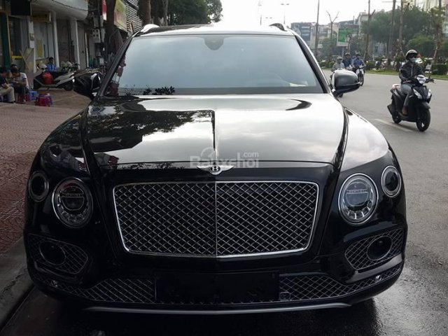 Bán xe Bentley Bentayga đời 2016, màu đen, nhập khẩu nguyên chiếc0