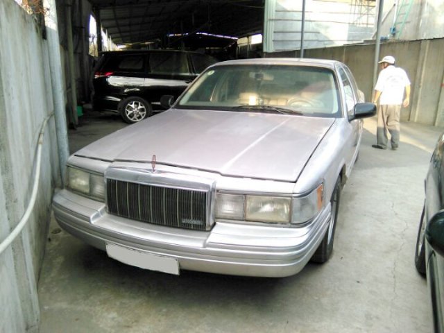 Cần bán gấp Lincoln Town car 1994, xe nhập