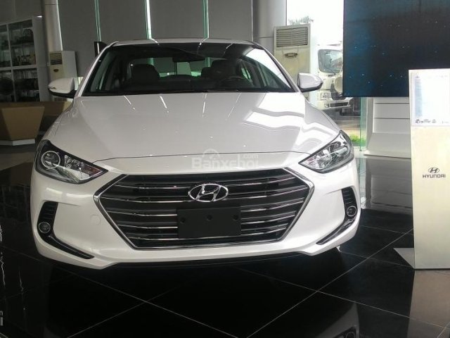 Hyundai Long Biên: Hyundai Elantra 2017, nhiều màu, hỗ trợ trả góp 85%, với nhiều khuyến mãi khủng