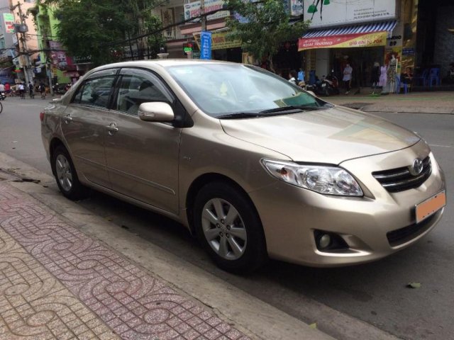 Bán xe Toyota Corolla altis 1.8MT 2010, màu vàng 