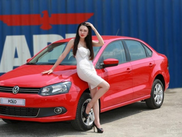 Xe Nhập Đức Volkswagen Polo Sedan 1.6l, màu đỏ. Tặng 100% thuế trước bạ+BH 2 chiều