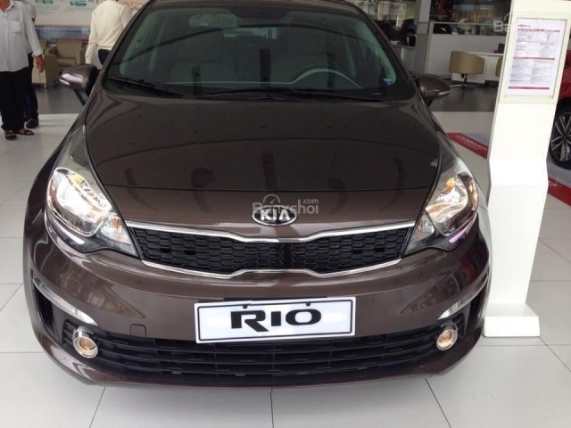 Cần bán Kia Rio 1.4 MT đời 2016, màu nâu, nhập khẩu chính hãng, giá tốt trong tháng