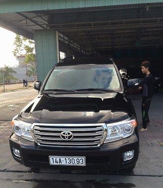 Cần bán gấp Toyota Land Cruiser đời 2014, màu đen xe gia đình