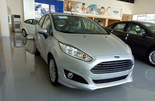 Bán ô tô Ford Fiesta Ecoboost 1.0l đời 2016, màu bạc giá cạnh tranh