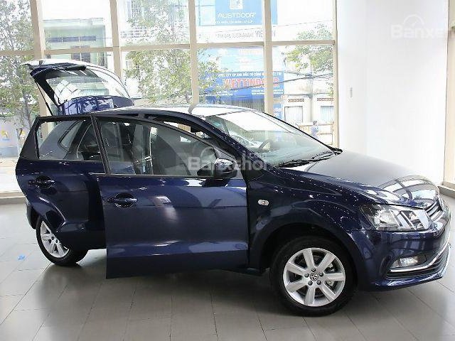 Volkswagen Polo Hacthback AT, màu xanh lam. Tặng BHVC, LH Hương 0902.608.293