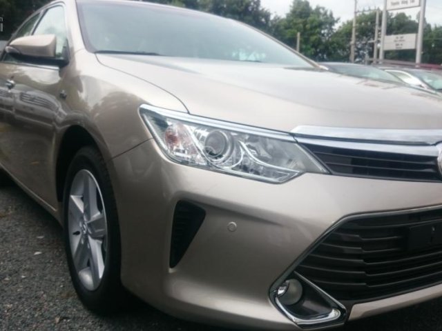 Toyota Camry 2.5Q 2017, màu vàng cát tại Toyota Vũng Tàu